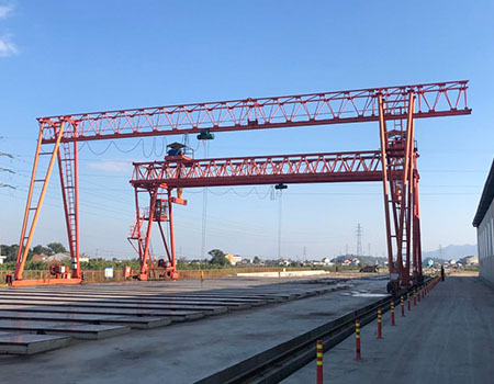 移動提梁機(jī)